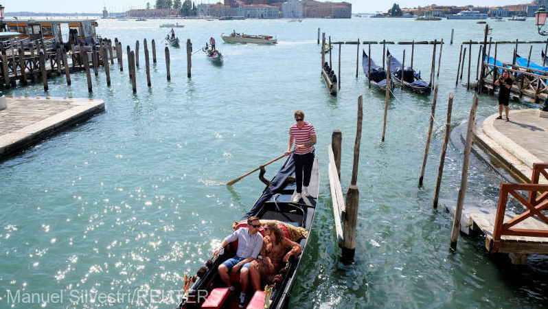 Turism de masă: Veneţia va testa o taxă pentru turiştii de o zi