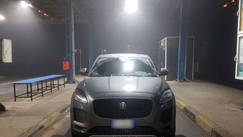 Un italian s-a pornit în Moldova cu un Jaguar de lux dat în căutare