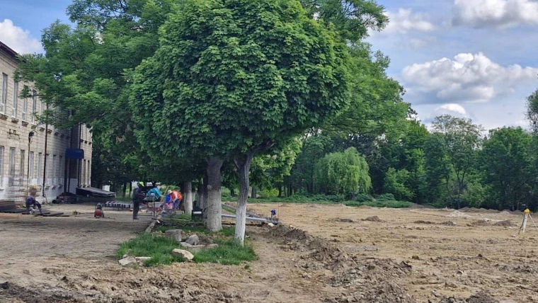 Stadionul din Trușeni prinde contur: Lucrările, în plină desfășurare