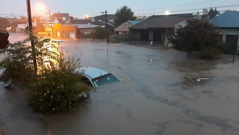 Argentina: Ploile torențiale au devastat orașul Bahia Blanca. Sunt morți