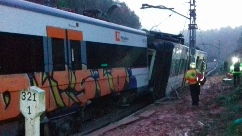 Un tren a deraiat în apropiere de Barcelona. Un om a murit