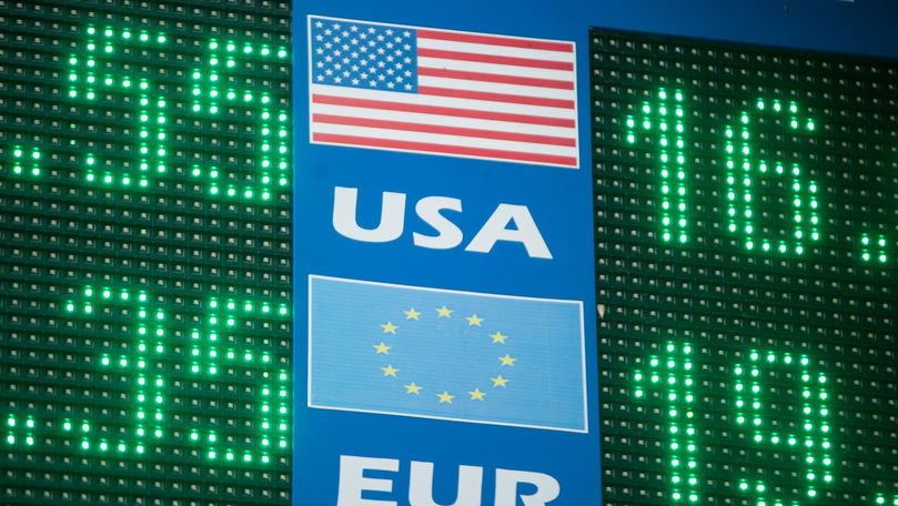 Curs valutar 4 ianuarie 2022: Cât valorează un euro și un dolar