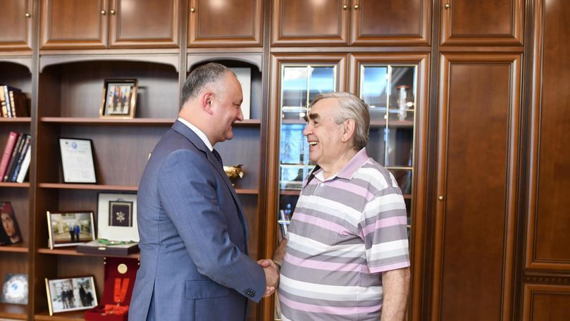 Dodon s-a întâlnit cu Mihai Munteanu: Voi susține oamenii de cultură