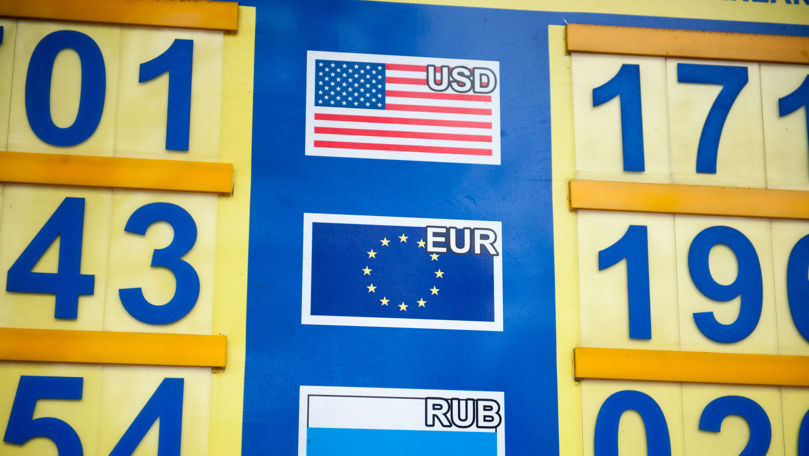 Curs valutar 28 august 2022: Cât valorează un euro și un dolar