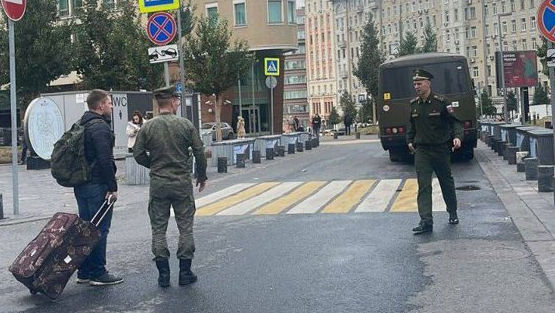 Rusia înrolează în cantități mari pentru a alimenta frontul din Ucraina