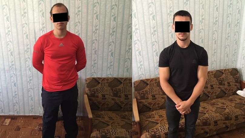 Doi tineri au furat accesorii de peste 23.000 de lei de la un Mercedes