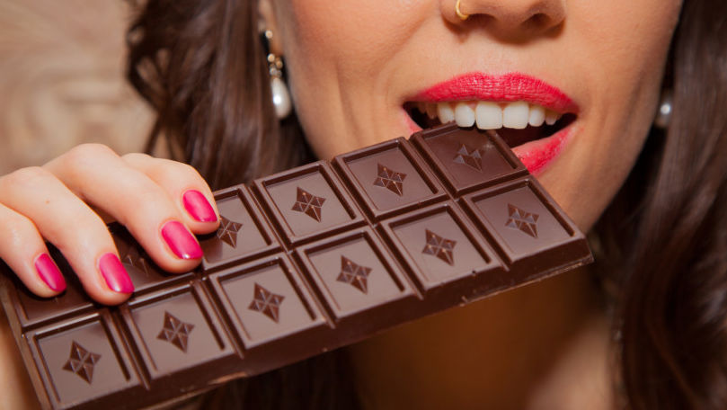 Врач рассказал, сколько конфет можно съедать в день и как побороть тягу к сладкому.