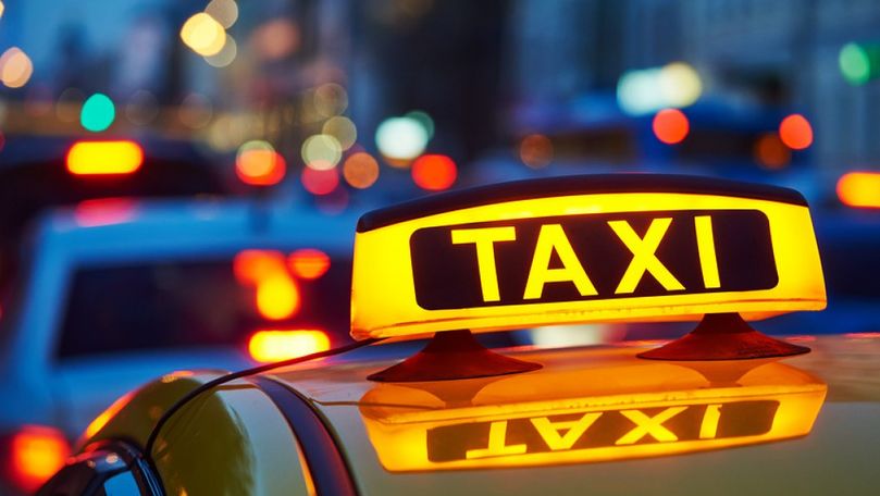 Un taximetrist a fost luat la bătaie pentru că mergea prea încet