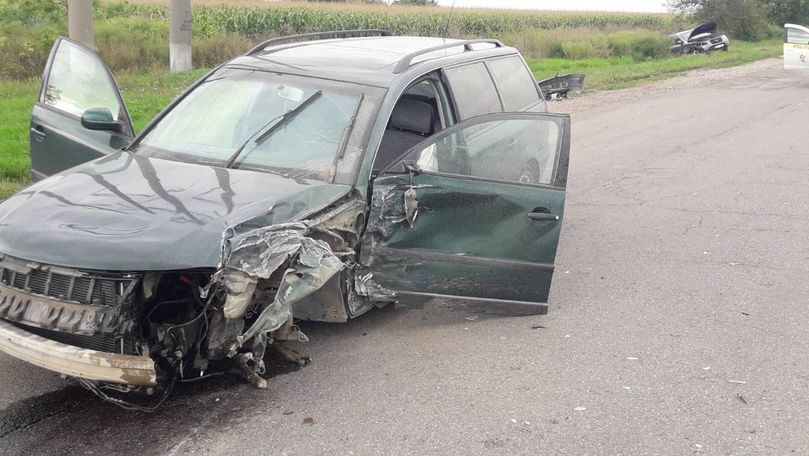 Un Hyundai s-a ciocnit cu un Volkswagen la Florești: O femeie, la spital