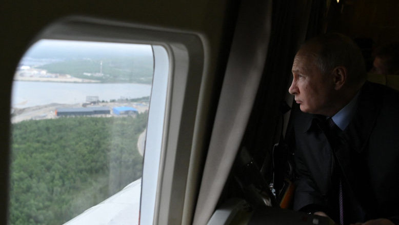 Elicopterul lui Putin atacat de drone, o înscenare? Care este explicația