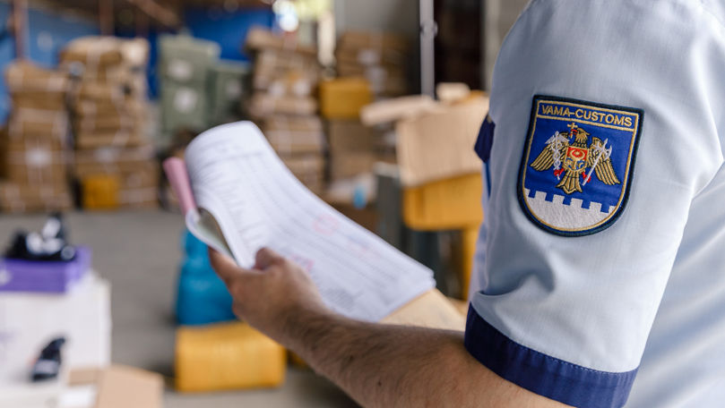 Două tentative de subevaluare a mărfurilor, depistate la PVI Poșta