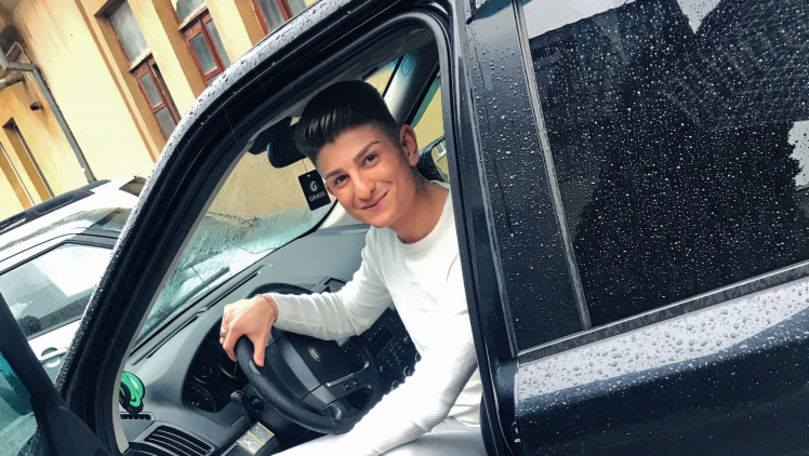 Johy Davis și-a luat o mașină de lux: Conduc și eu, dar am șofer