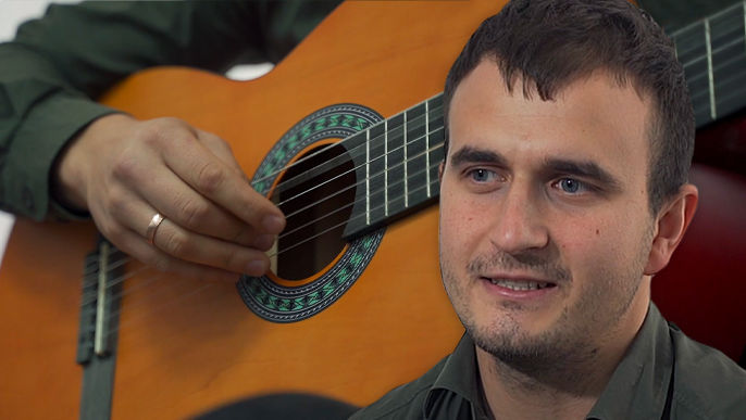 Povestea unui tânăr care a deschis o școală de muzică cu 7.000 de lei