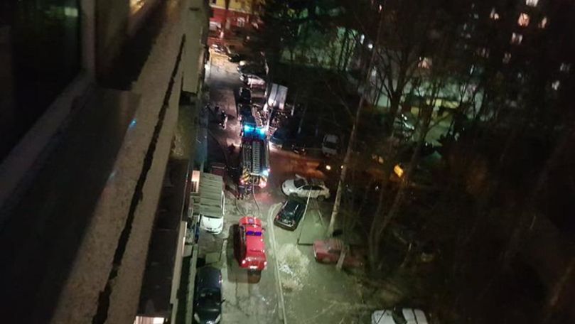 Incendiu în Chișinău: Scara unui bloc s-a umplut cu fum
