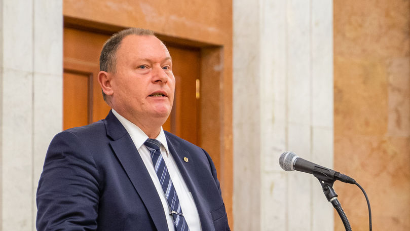 Врио премьер-министра Аурелиу Чокой. 