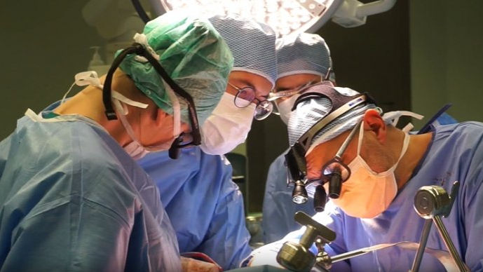 Inima s-a oprit și a fost repornită: Transplant unic, la un adolescent