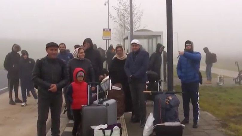 Povestea celor 65 de moldoveni reţinuţi în Olanda: E greu în Moldova