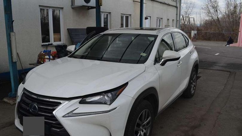 Un moldovean, prins în România cu un Lexus furat din Italia
