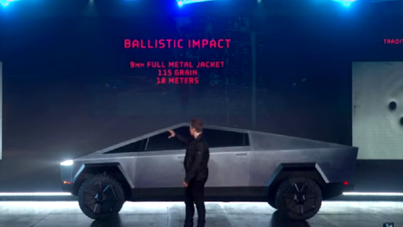 Eșec la prezentarea live a celei mai noi mașini Tesla. Reacția lui Musk