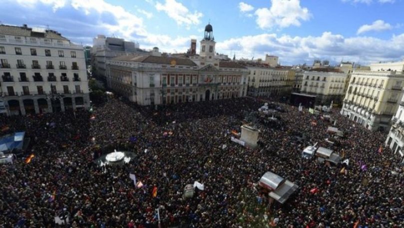 Mii de oameni au ieșit pe străzile din Madrid, la parada tradițională din ajunul Bobotezei
