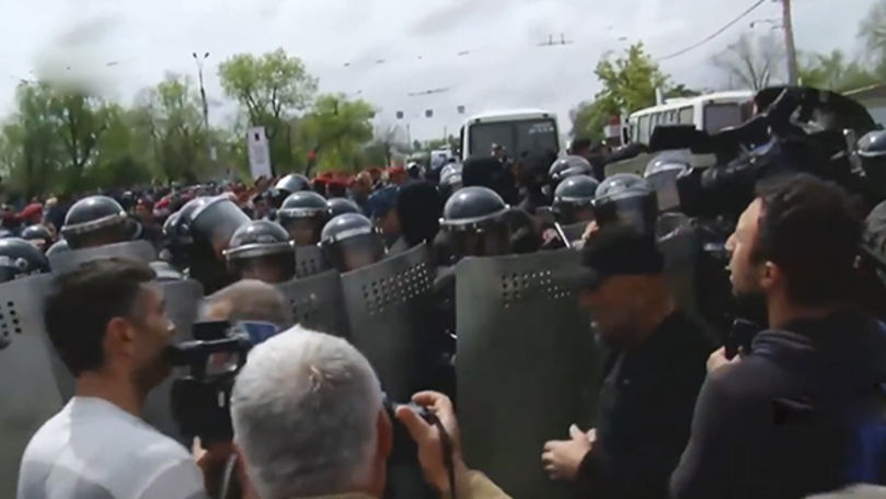 Ciocniri între Poliție și protestatari la Erevan. Pashynian, reținut