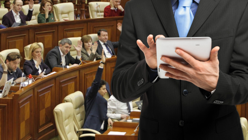 В парламенте снова подняли вопрос электронного голосования. Коллаж: Point.md