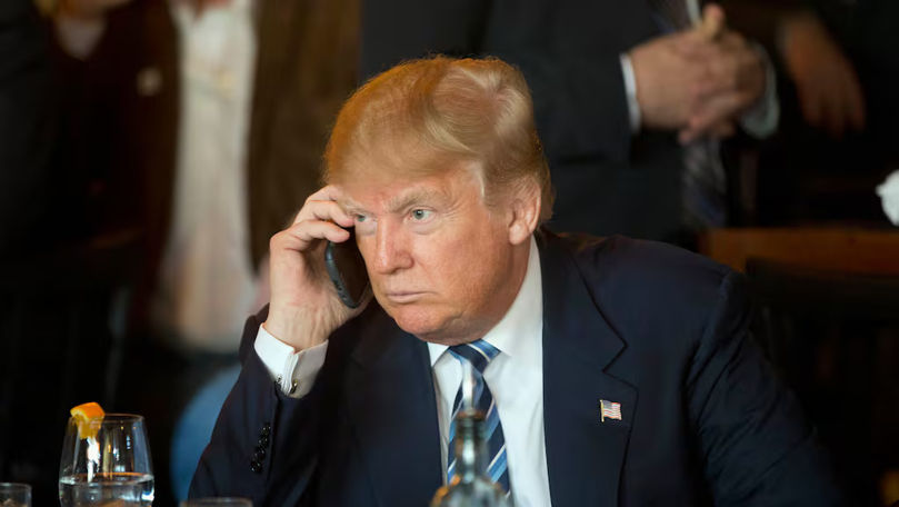 Donald Trump lansează o rețea telefonică și un smartphone