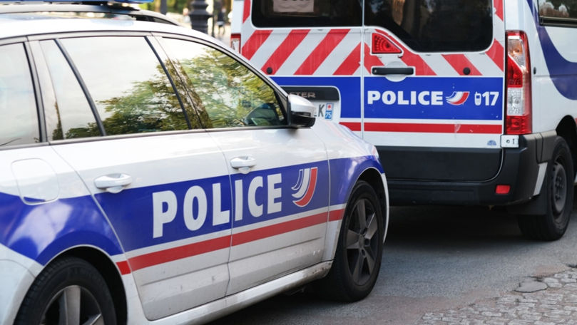 Un bărbat înarmat cu un cuţit a fost neutralizat de poliţie la Paris