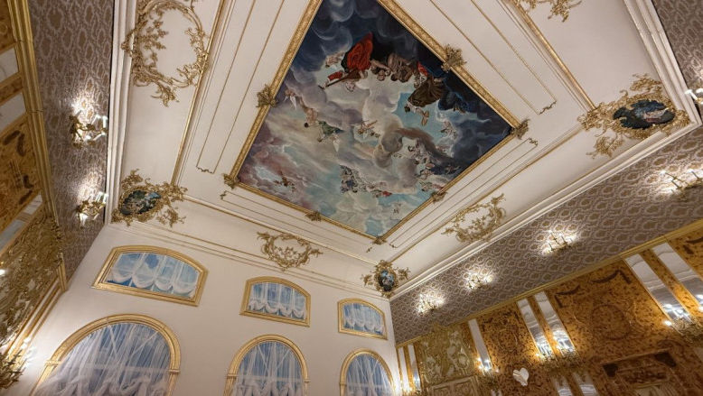 Un muzeu polonez a construit o replică a legendarei Camere de Chihlimbar