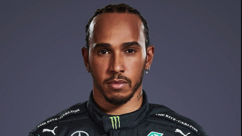 Imagini senzaționale cu Lewis Hamilton, sărind cu parașuta la Dubai