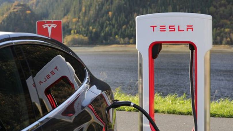 Oraşele din România în care Tesla va instala câte o staţie de încărcare