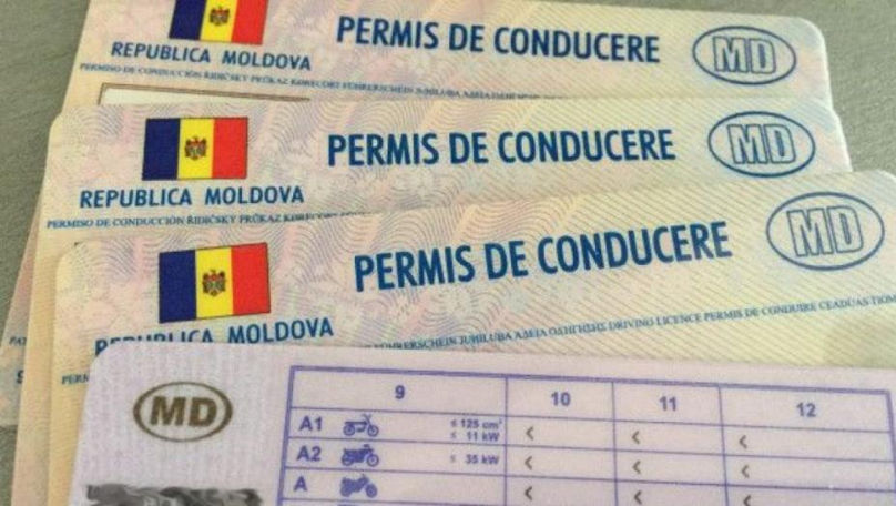 Mită pentru trei permise de conducere: Un bărbat din Edineț, cercetat