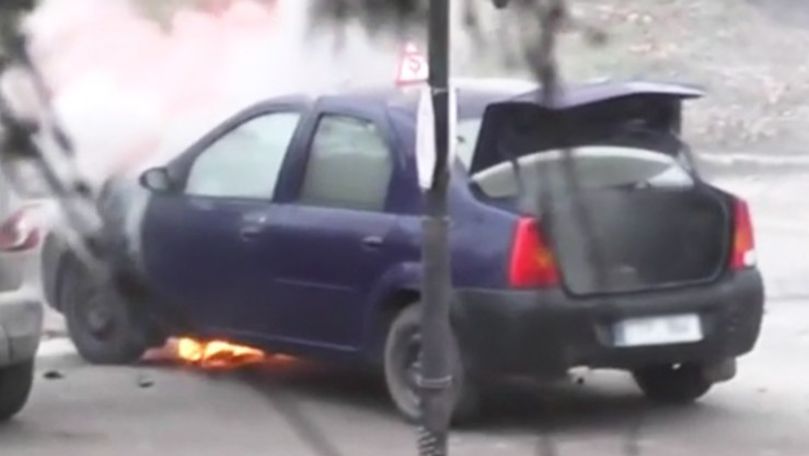 Mașina unei școli auto din Cimișlia a luat foc în timpul unei lecții