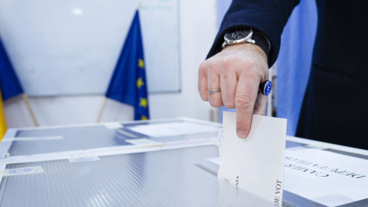 CEC a acreditat primii observatori naționali pentru parlamentare