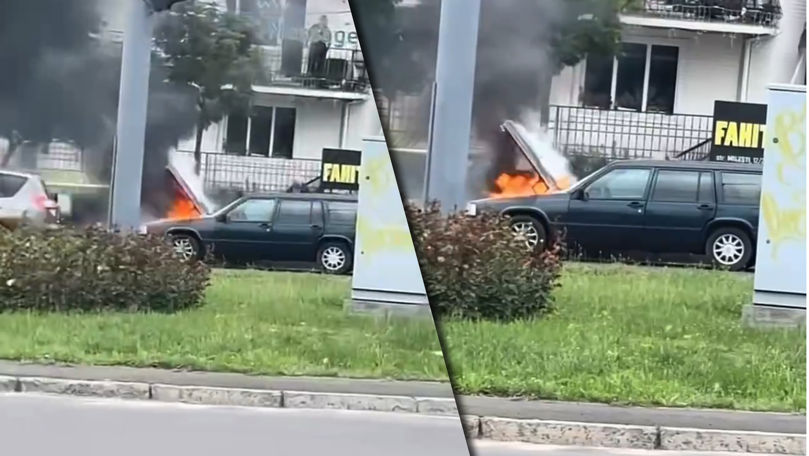 O mașină a luat foc pe o stradă din Capitală