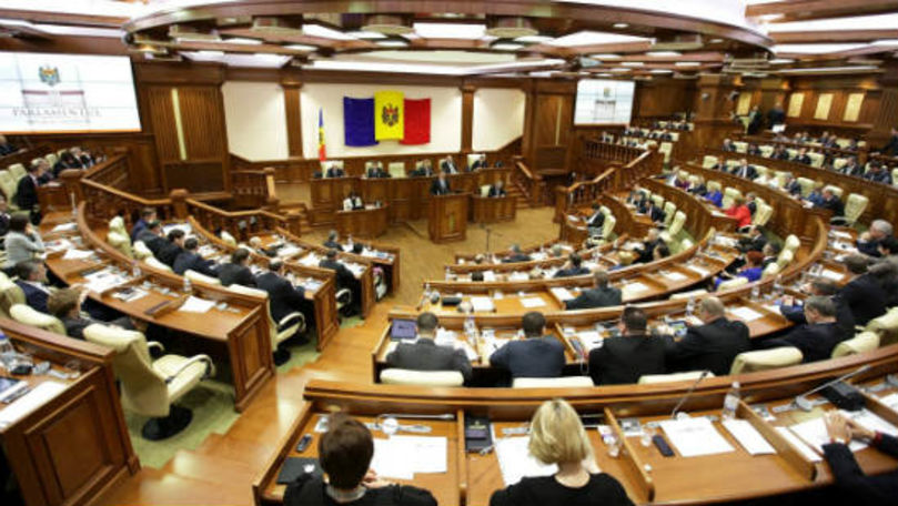 Vizitatorii la Parlament nu prea au avut cu cine să stea de vorbă