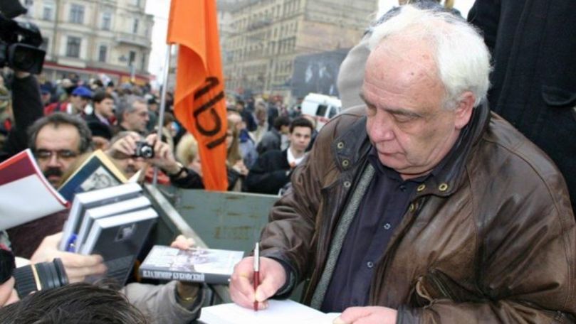 A murit scriitorul și disidentul rus Vladimir Bukovsky