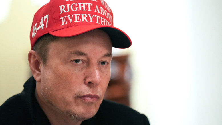 Musk anunță că va rămâne la conducerea Tesla pentru încă cinci ani