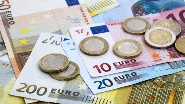 Curs valutar 25 mai 2025: Cât valorează un euro și un dolar