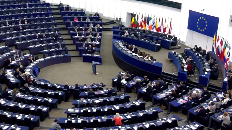PE solicită acordarea statutului de ţară candidată Ucrainei şi Moldovei