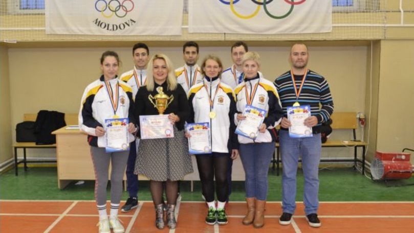 Echipa USEFS a devenit campioana naţională universitară la badminton