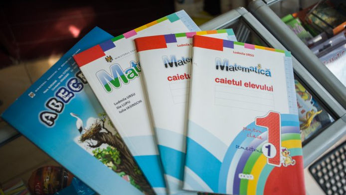 Ministerul Educației promite manuale noi pentru toate școlile din țară