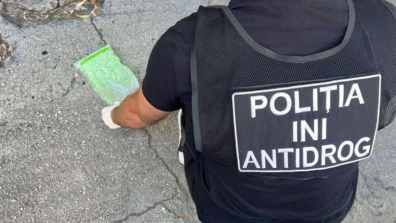 Droguri aduse în țară prin contrabandă, ridicate de ofițerii Antidrog