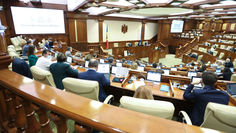 O nouă lege privind drepturile copilului a fost votată în Parlament