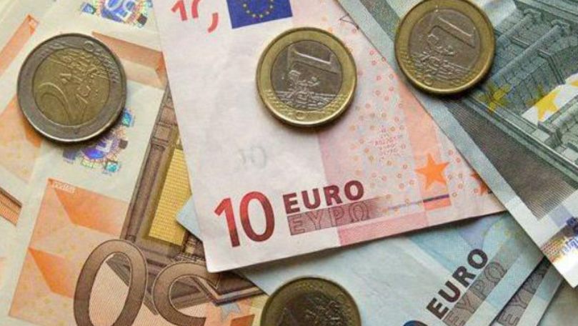 Евро продолжает расти по отношению к молдавскому лею.