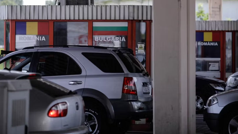 Румыны ездят за дешевым топливом в Болгарию: на границе образуются очереди.