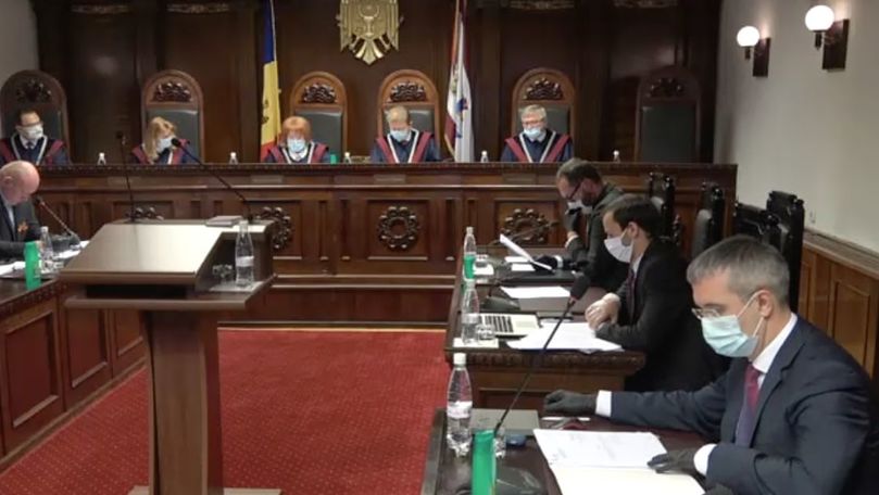 КС ограничил полномочия Высшего совета безопасности.