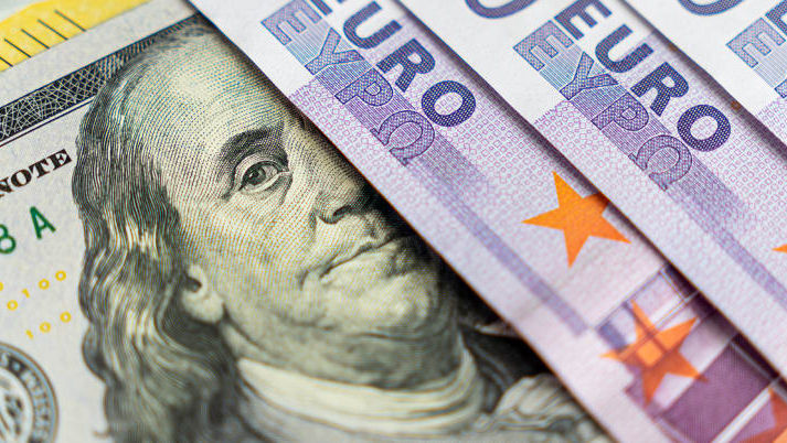 Curs valutar 28 august 2025: Cât valorează un euro și un dolar