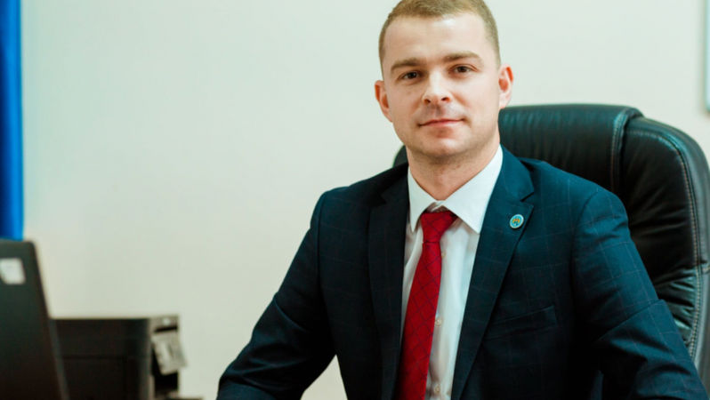 Un membru CEC susține că este presat să adopte decizii contrare voinței