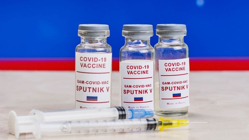 Российскую вакцину Sputnik V не будут использовать в государственных медучреждениях.